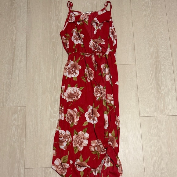 3/$10 Heart Hips Red Floral High Low Dress - Picture 2 of 8